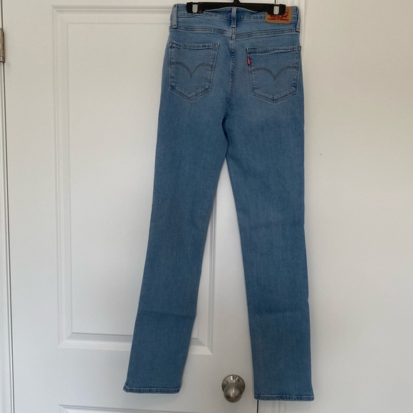 Levi’s | Size: 26 | Jeans | Colour: Blue w/ slight fade | - Picture 2 of 4